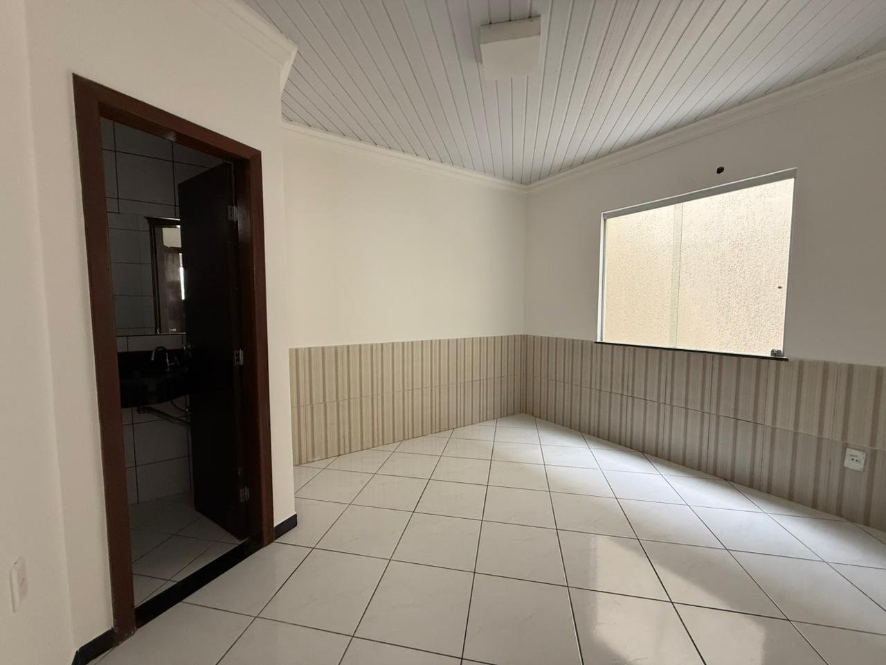 CASA NA AV. ESPERANÇA